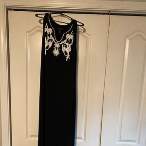 Women’s black maxi dress with white detail  Grace Element women 2x